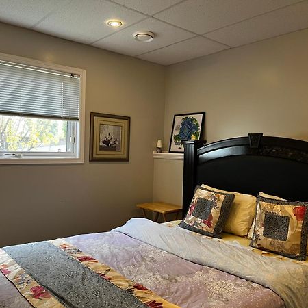 Citadel Cozy Quilt Private Bedroom Calgary Zewnętrze zdjęcie
